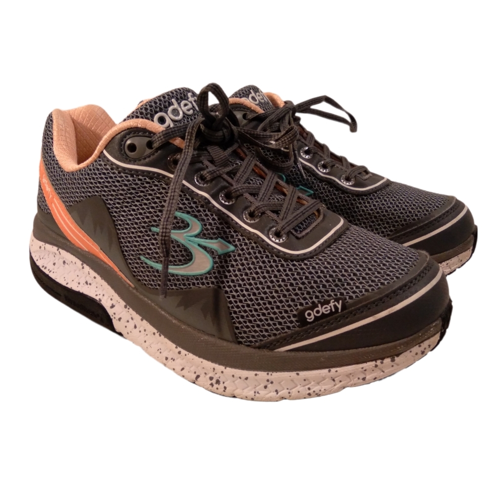 Gdefy womens size 9 shoe gravity defyer walking shoe gray pink. Great condition!